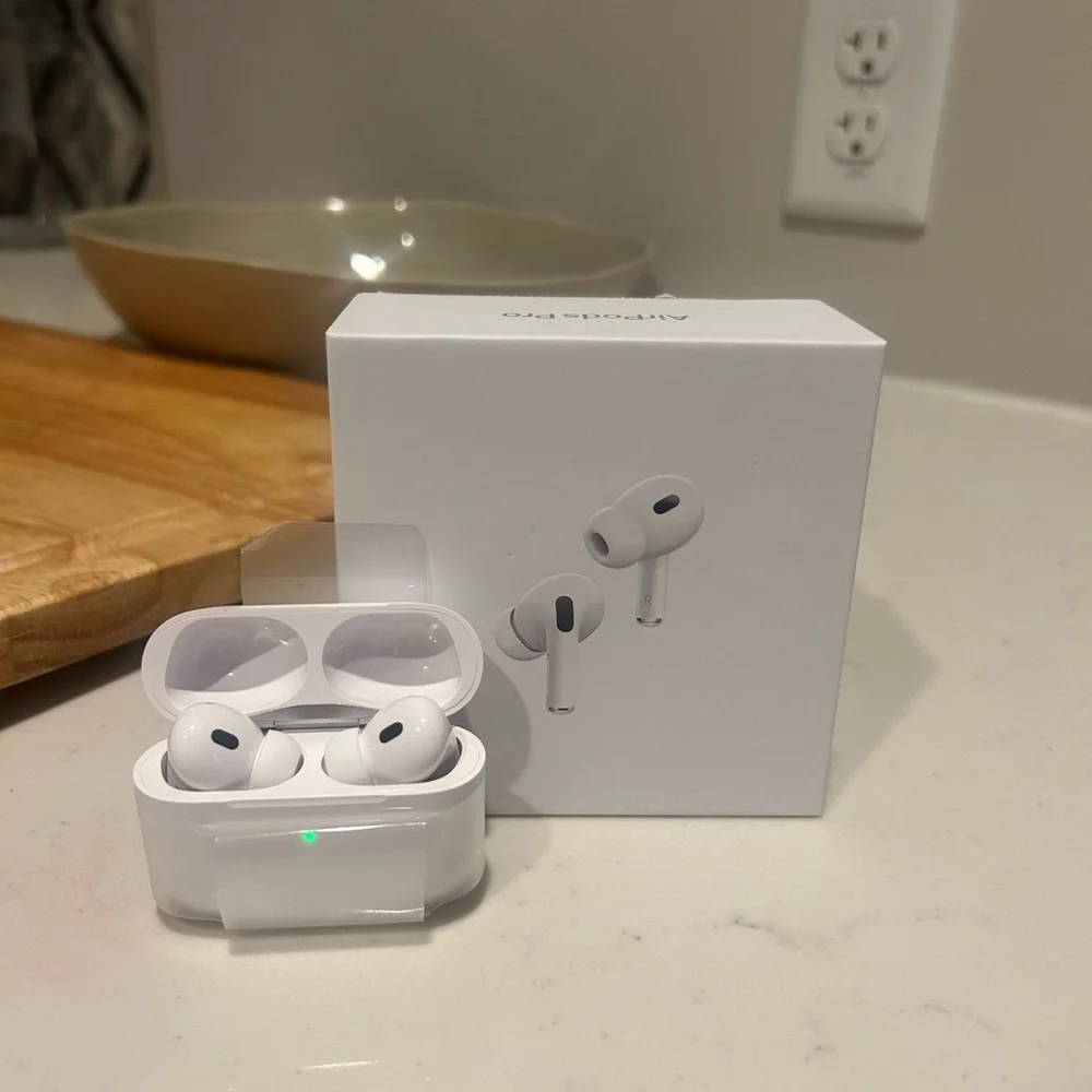 Apple AirPods Pro with Charging Case - White